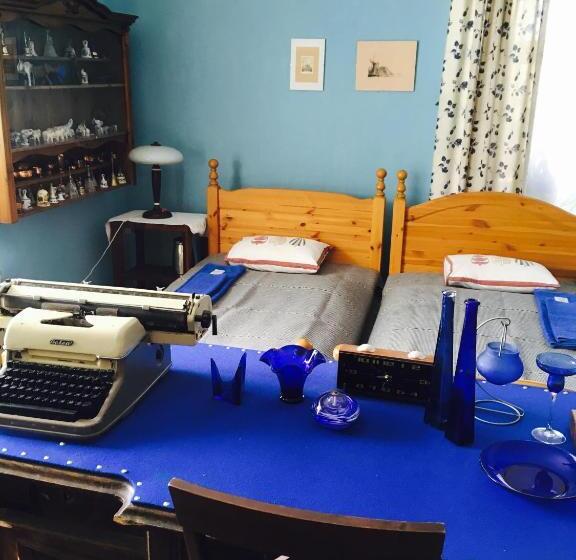 اتاق استاندارد, Baltā Māja