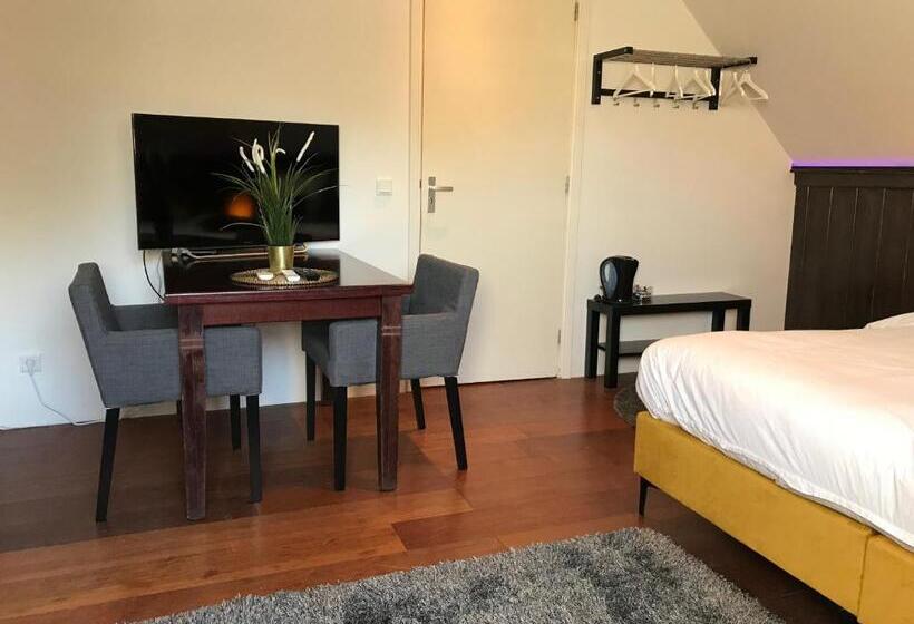 اتاق استاندارد چهارنفره با چشمانداز باغ, Buenos