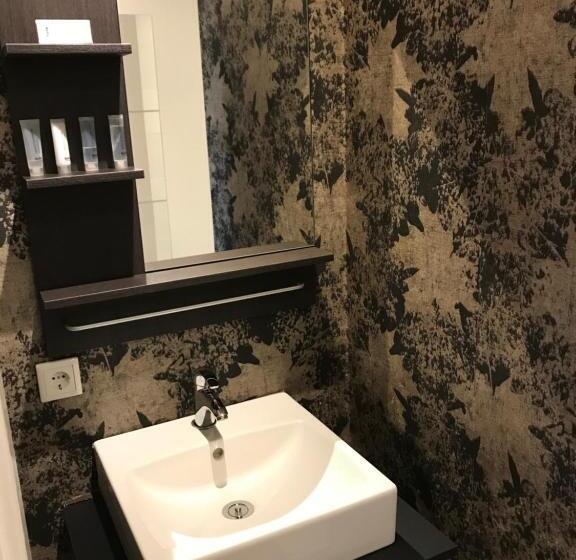 اتاق استاندارد چهارنفره با چشمانداز باغ, Buenos