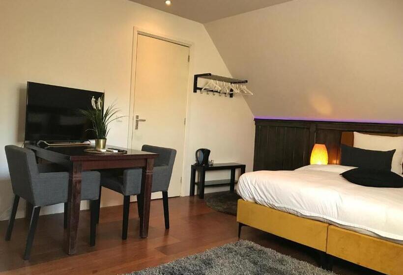 اتاق استاندارد چهارنفره با چشمانداز باغ, Buenos