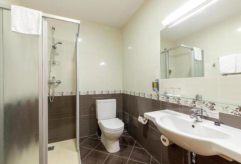 سوییت با استخر, Eglė Plus Medical Spa