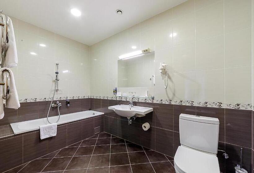 سوییت با استخر, Eglė Plus Medical Spa