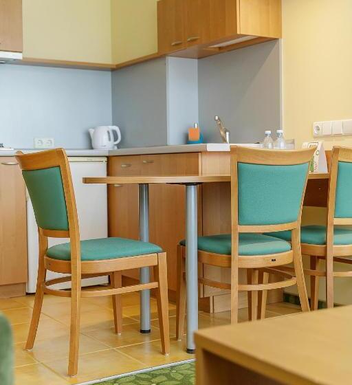 اتاق خانوادگی, Eglė Plus Medical Spa