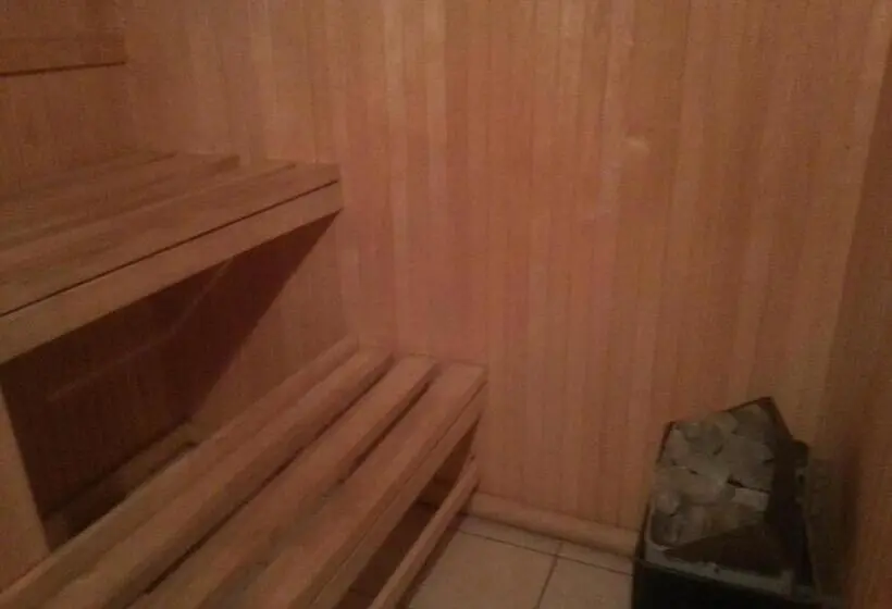 خانه 1 خوابه, Elīna