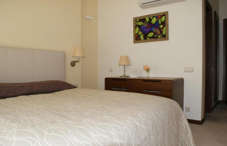 اتاق لوکس با بالکن, Guest House Aštuoni
