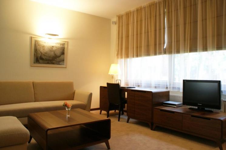 سوییت لوکس, Guest House Aštuoni