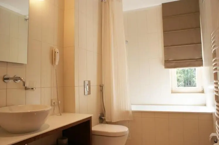 سوییت لوکس, Guest House Aštuoni