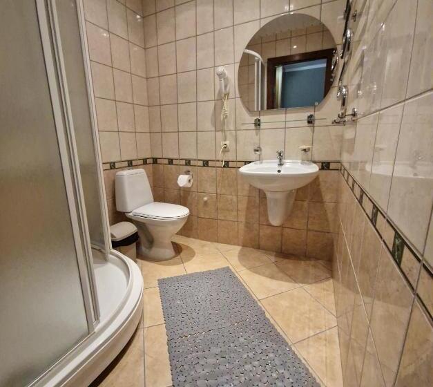 اتاق استاندارد, Linda   Helvita