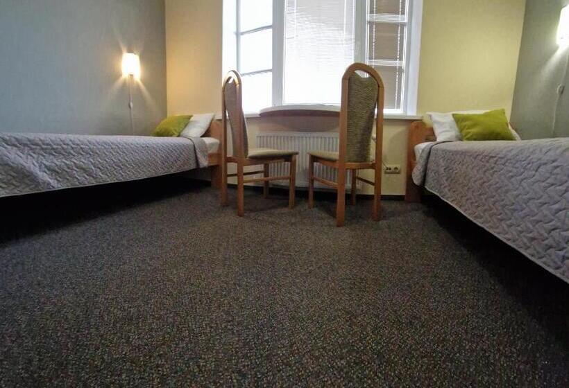 اتاق استاندارد, Linda   Helvita