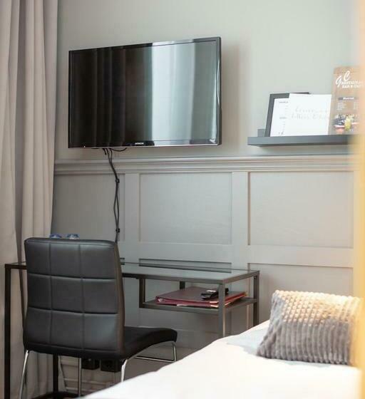 חדר בסיסי, L Leksand