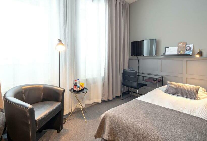 חדר בסיסי, L Leksand