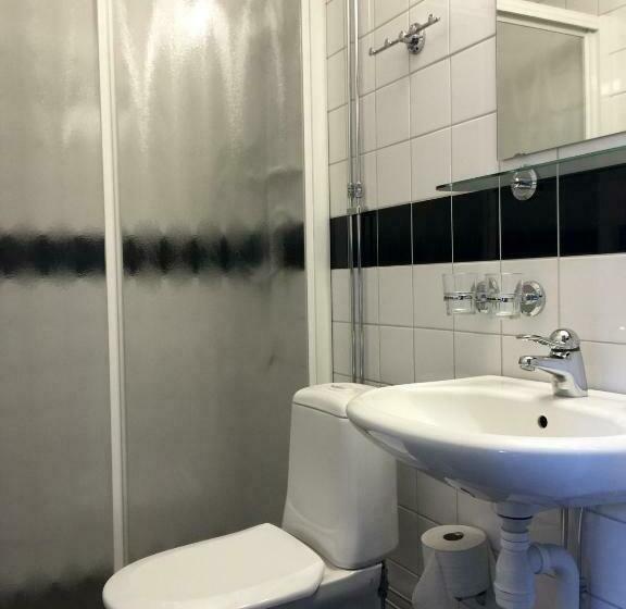 חדר בסיסי, L Leksand