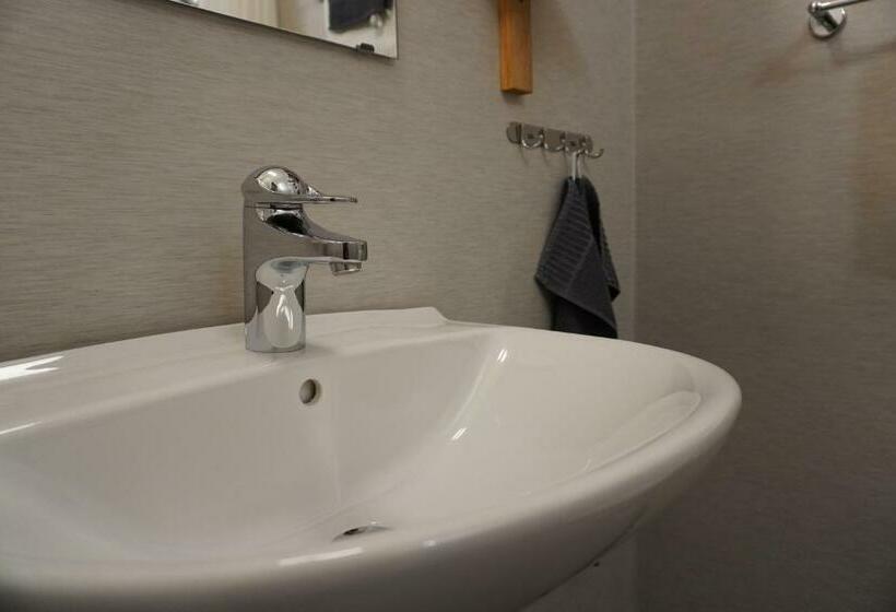 חדר סטנדרט לשלושה, Nygården Stjärnholm