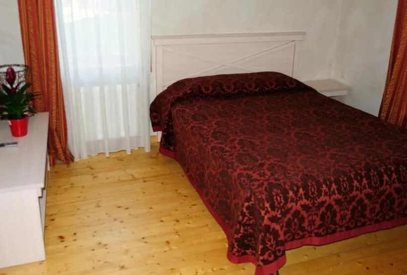 سوییت, Pajūrio Sodyba