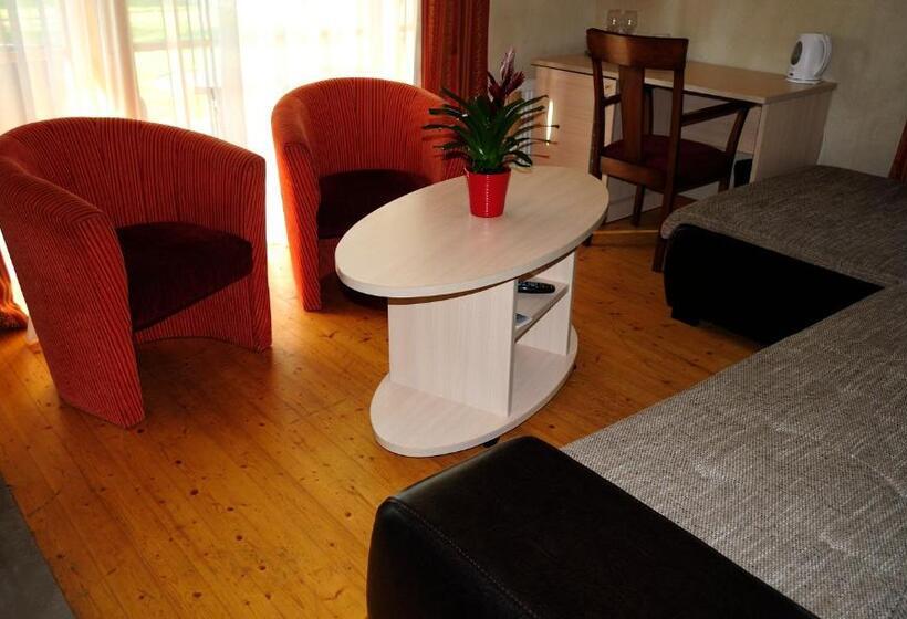 سوییت, Pajūrio Sodyba