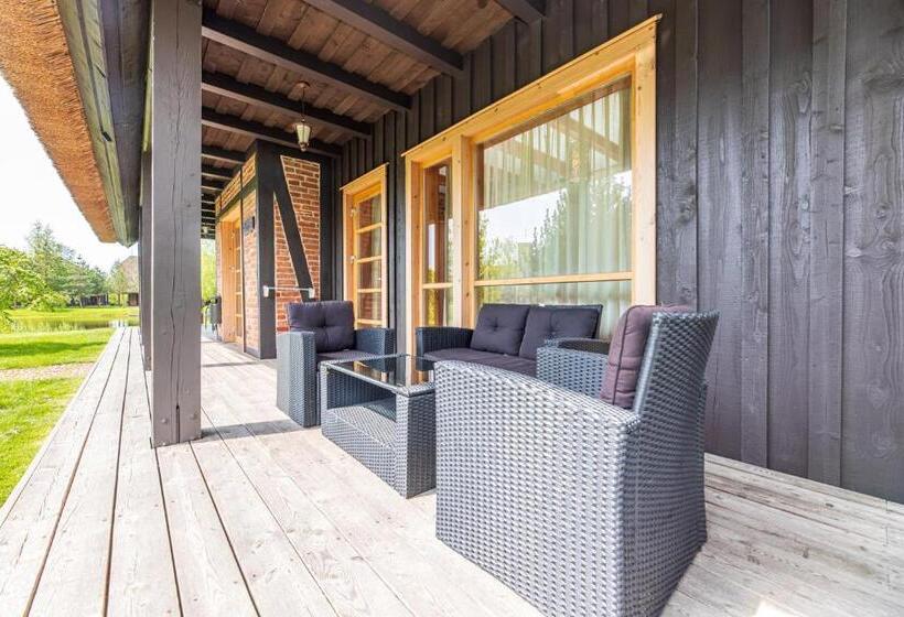 سوییت, Pajūrio Sodyba