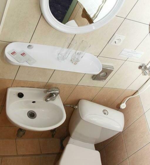 اتاق استاندارد سه نفره, Palva