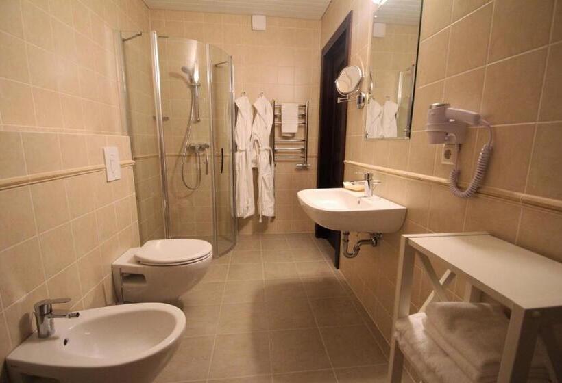 اتاق سوپریور, Pušynė