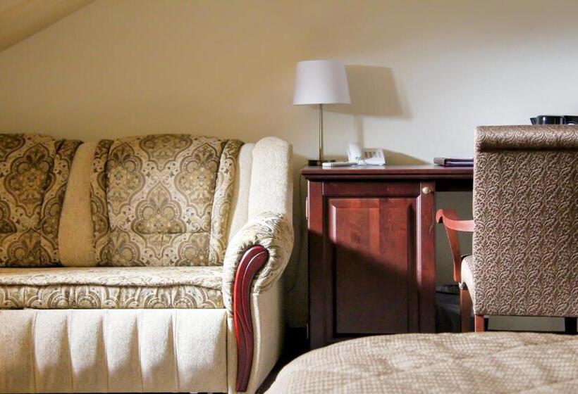 اتاق سوپریور, Pušynė