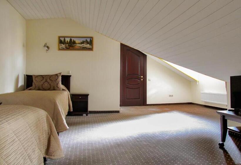 اتاق پنت هاوس, Pušynė