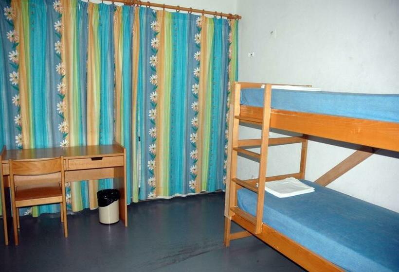 스탠다드 4인용 룸 공용 욕실, Hi Abrantes – Pousada De Juventude