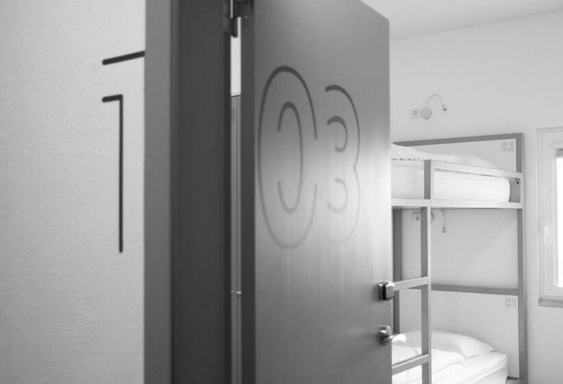 اتاق استاندارد چهارنفره با سرویس بهداشتی مشترک, Hi Viseu   Pousada De Juventude