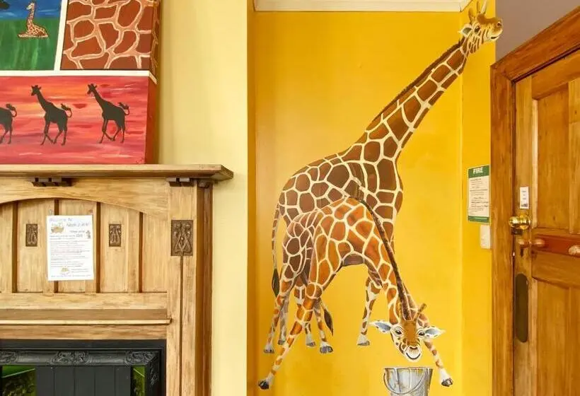 Standard Kolmen Hengen Huone Jaettu kylpyhuone, Noah's Ark Backpackers