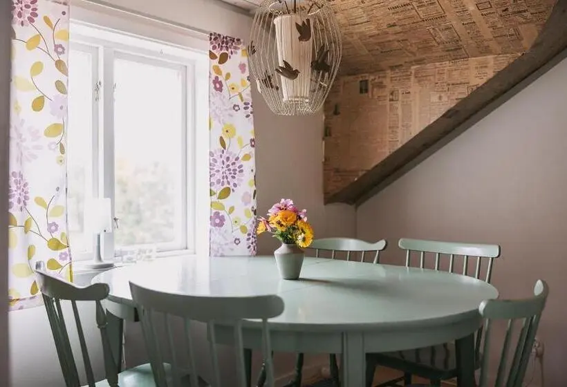 Huoneisto 2 Makuuhuonetta, Stf Lugnåsberget Ekohotell