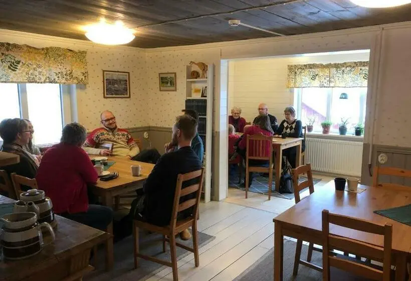 Perhehuone, Stf Lugnåsberget Ekohotell