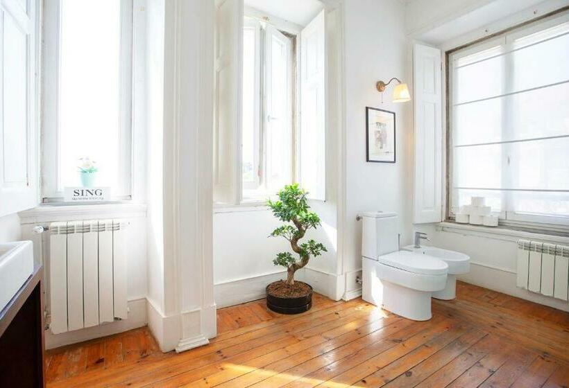 חדר דלוקס עם מרפסת נוף לים, The Salty Pelican Beach Retreat