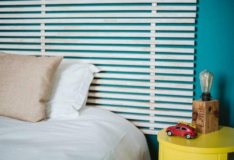اتاق لوکس با بالکن و چشم‌انداز دریا, The Salty Pelican Beach Retreat