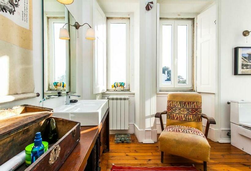 חדר דלוקס עם מרפסת נוף לים, The Salty Pelican Beach Retreat