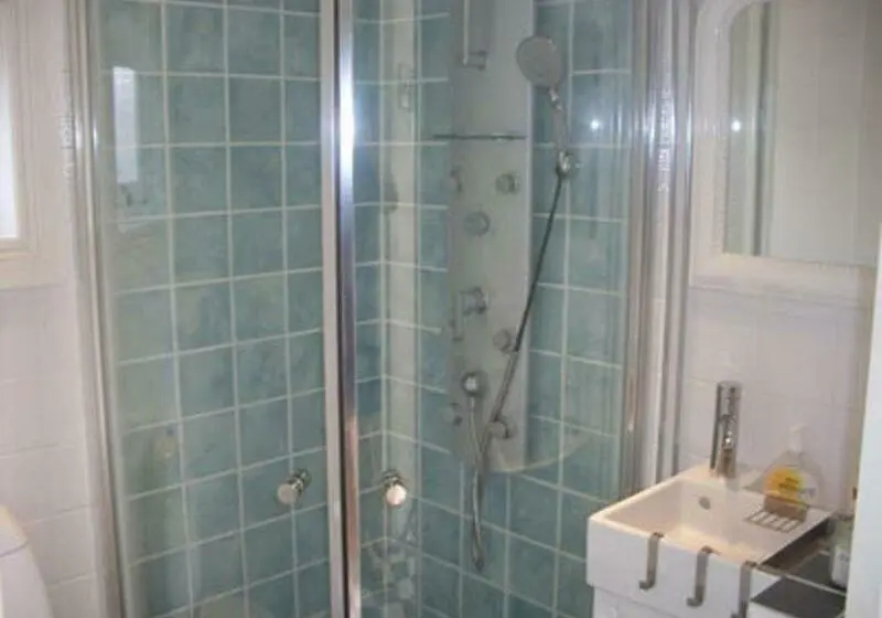 2 Yatak Odalı Daire, Augustas Bed & Breakfast