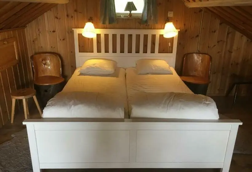 1 Yatak Odalı Ev, Augustas Bed & Breakfast