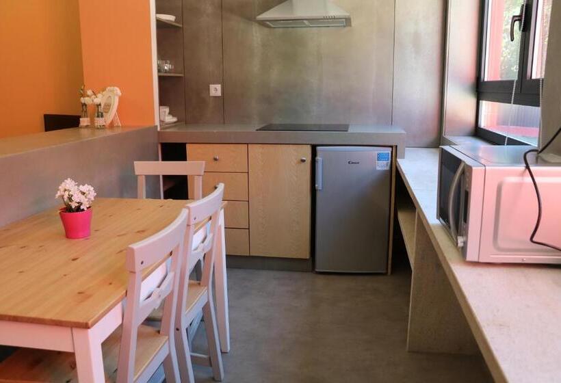 דירת חדר בקומת קרקע, Quinta Da Fontinha