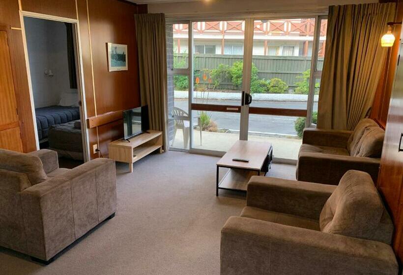 Familjelägenhet, Cumberland Motel