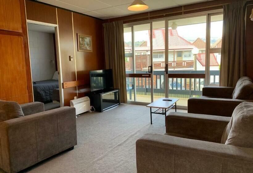 Familjelägenhet, Cumberland Motel