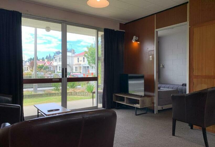 Familjelägenhet, Cumberland Motel