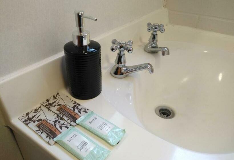 2 Sovrums Lägenhet, Cumberland Motel