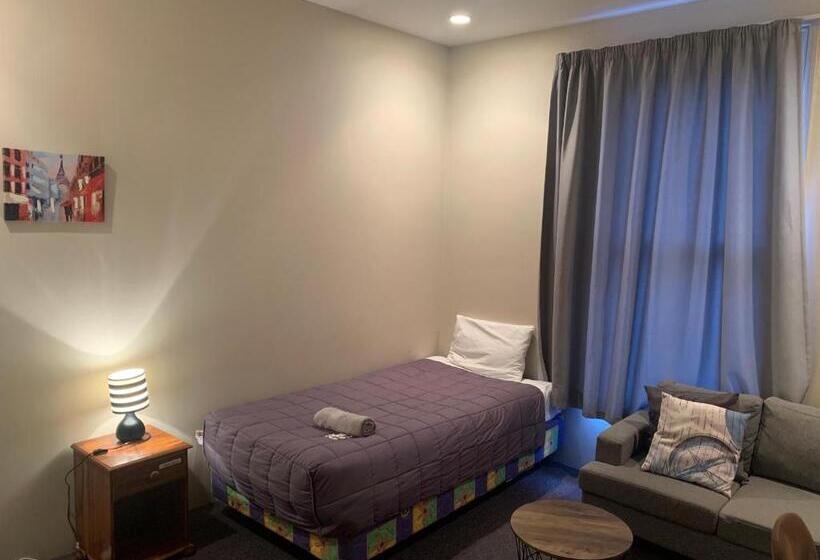 اتاق استاندارد با سرویس بهداشتی مشترک, Cumberland Motel