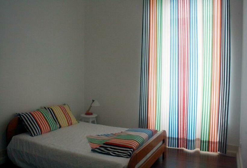 スタンダードルーム, Hostel 402