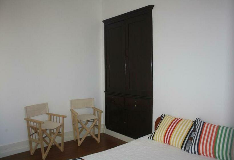 スタンダードルーム, Hostel 402