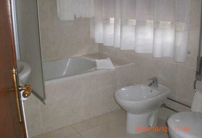 חדר סטנדרט יחיד, Capitolio