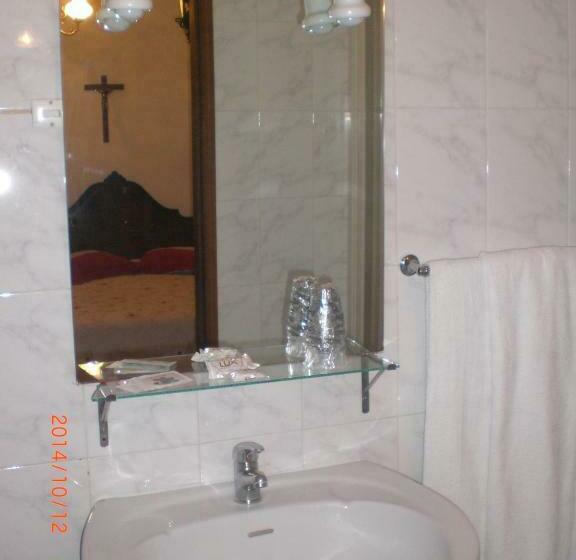 חדר משפחתי, Capitolio