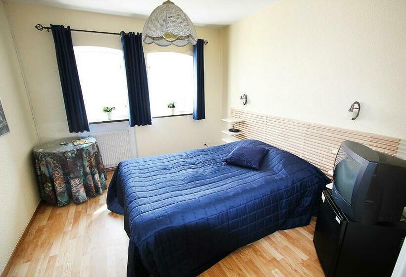 Номер Стандарт Индивидуальный, Chaplin