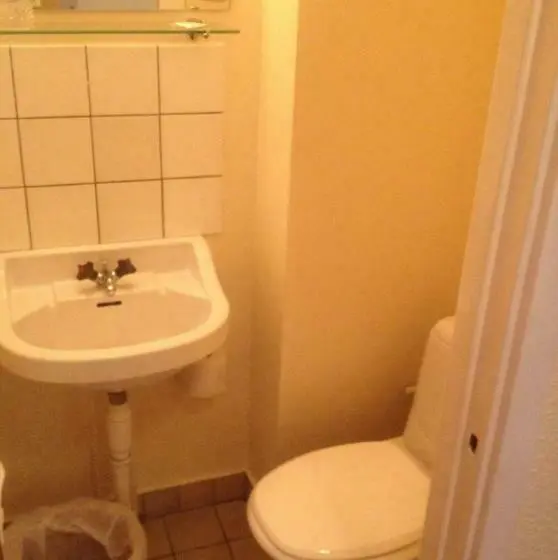Mini Suite, Chaplin