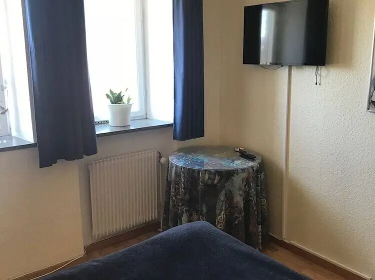 Standard Yhden Hengen Huone, Chaplin