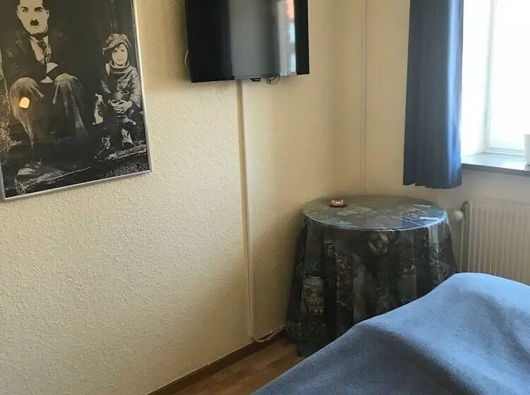 Standard Yhden Hengen Huone, Chaplin