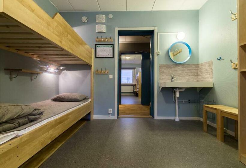 חדר סטנדרטי לארבעה עם חדר אמבטיה משותף, Stf Abisko Turiststation