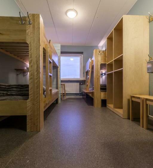 חדר סטנדרטי לארבעה עם חדר אמבטיה משותף, Stf Abisko Turiststation